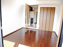 グラン・パアレ2 1階1Kのリビング/ダイニング