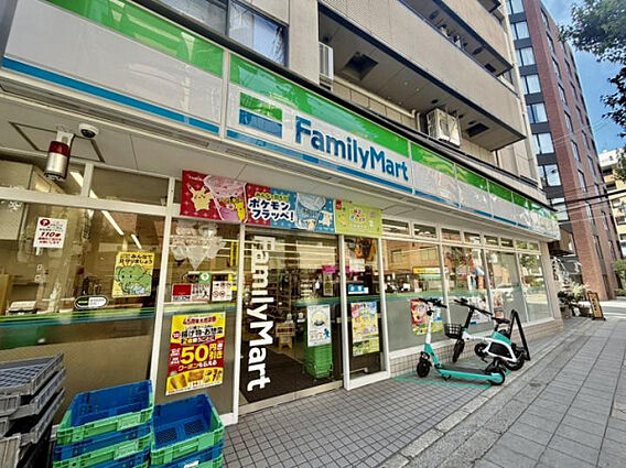 ファミリーマー...