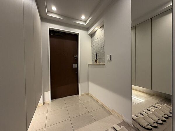 玄関を拡大表示