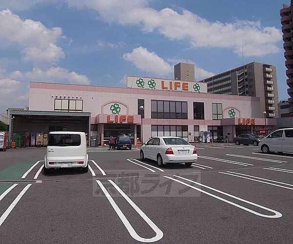画像26:ライフ 梅津店まで576m 天神川四条の南西にあります。大型駐車場完備。