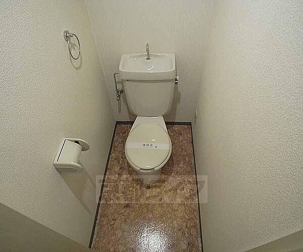 画像7:清潔感のある洋式トイレ