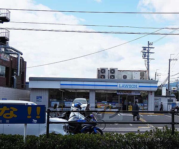 画像30:ローソン北野白梅町店まで347m お店の前は広々としガレージ。バス停の目の前です。