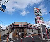 セブンイレブン京都下津林水掛町店まで100m 美味しいお弁当ならセブンイレブン。角地にあって入りやすい