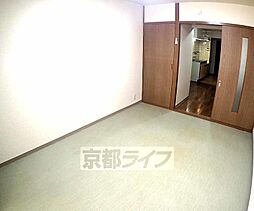 グランディール嵯峨 201 2階2Kのリビング/ダイニング