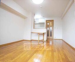 ル・ソレイユ桂川 104 1階1Kのリビング/ダイニング