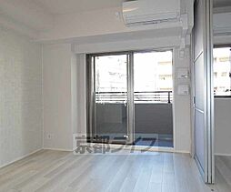 JR東海道・山陽本線 西大路駅 徒歩5分の賃貸マンション 2階1LDKのリビング/ダイニング