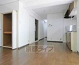 リアライズ衣笠 102 1階1LDKのリビング/ダイニング