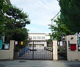 稲荷小学校まで237m 観光地に近い小学校です。