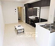 広々とした白いお部屋です。