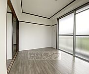 2面窓のある5帖洋室です。