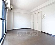 10帖の広々とした部屋です。
