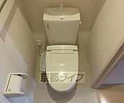 温水洗浄便座付きです。