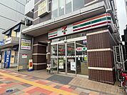 コンビニ「セブンイレブン横浜反町駅前店まで132m」