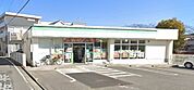 コンビニ「ファミリーマート円行二丁目店まで400m」