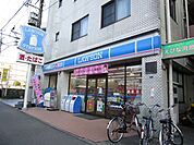 コンビニ「ローソンプラスまで440m」
