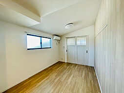 クレストパレス八柱 205 2階1LDKのリビング/ダイニング