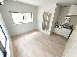 ジョージハイム 203 2階ワンルームのリビング/ダイニング