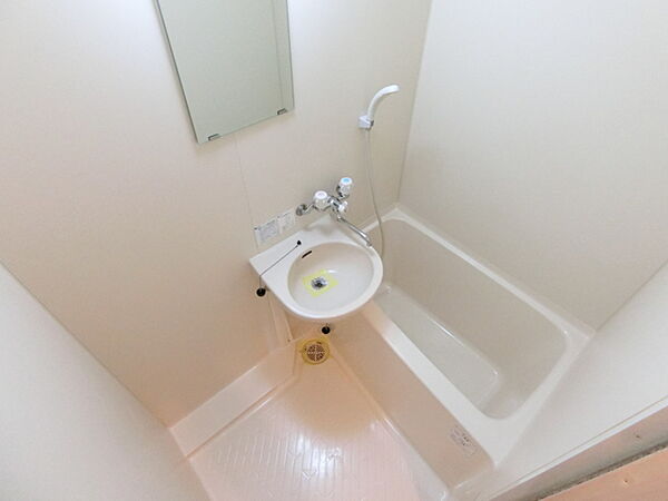 画像6:人気の独立バスルームタイプ！浴室内に洗面あります！