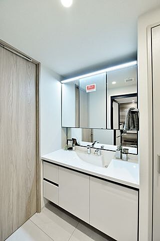 洗面 ローレル・トアスクエア 13階/1304