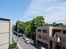 その他：バルコニーからの眺望です。青々と広がる大空や季節を語る樹々の様子までも堪能できる眺望を手中におさめる暮らしが叶います。