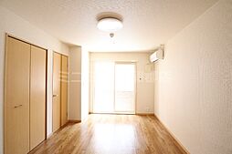 ひまわり 101 1階ワンルームのリビング/ダイニング