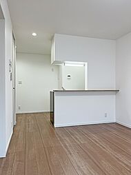 サットンプレイス・セレーナ 202 2階1SLDKのリビング/ダイニング