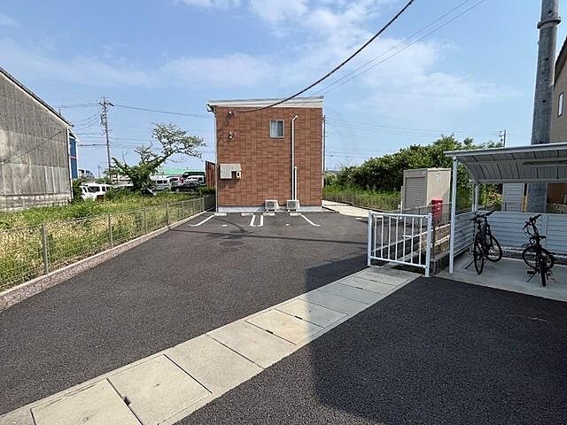 7 / 11
