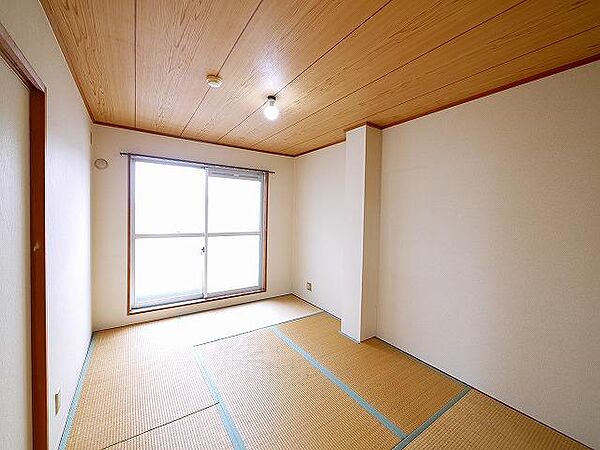 画像25:和室、ちょっとしたくつろぎスペースにいかがでしょうか