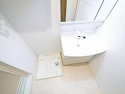 朝の支度にも助かる、独立の洗髪洗面化粧台