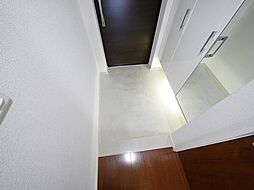 明るい玄関です