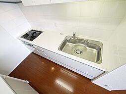 3口コンロのシステムキッチンです