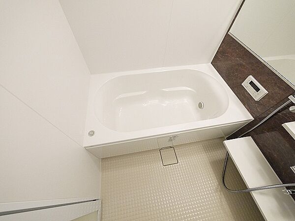 画像16:落ち着いた空間のお風呂です