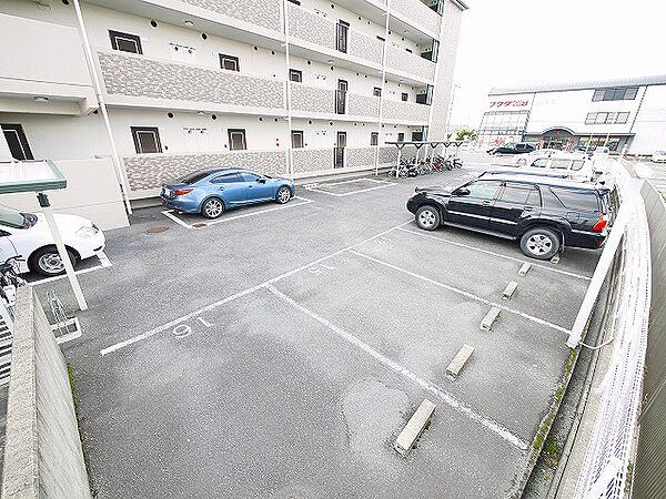 画像27:駐車スペースもあります