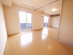 広々とした洋室です
