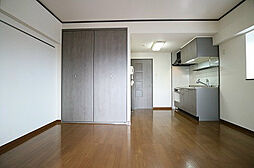 ロイヤル天神東 5階1LDKのリビング/ダイニング