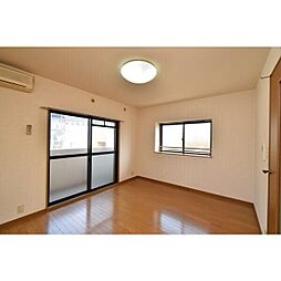 レグラス98 101 1階1Kのリビング/ダイニング