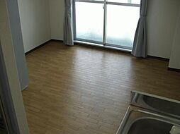 昭和グランドハイツ大淀 2階1Kのリビング/ダイニング