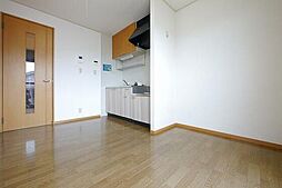 ラフィネ北間 205 2階2DKのリビング/ダイニング