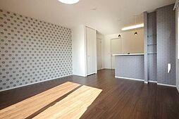 レグルス 101 1階1LDKのリビング/ダイニング