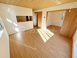 ジャルディニエ 2 2階3LDKのリビング/ダイニング