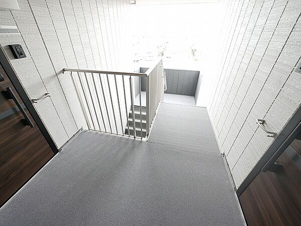 画像23:共用階段です