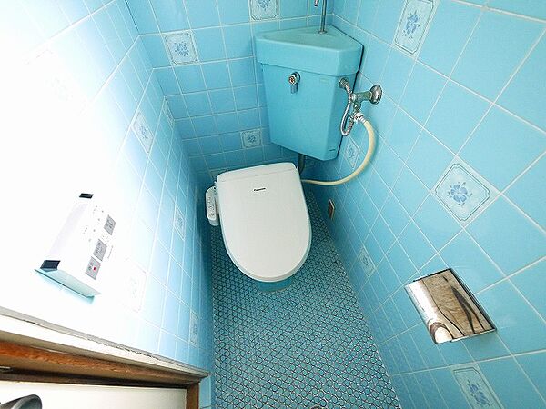 コンパクトで使いやすいトイレです