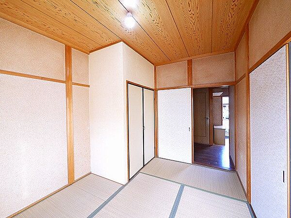 画像23:日本らしい落ち着いた雰囲気の和室です