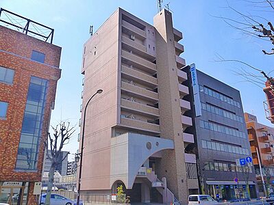 外観：しっかりしたマンションタイプです