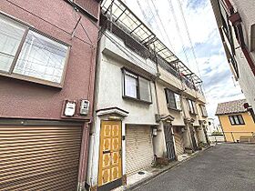 日下町8丁目車庫付き戸建  ｜ 大阪府東大阪市日下町８丁目（賃貸一戸建3DK・2階・63.02㎡） その1