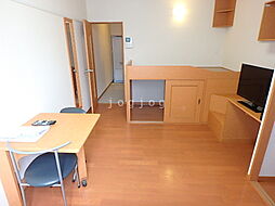 レオパレスカーサ藻岩 204 2階1Kのリビング/ダイニング