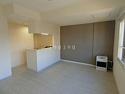 エヴァ北円山 302 3階1LDKのリビング/ダイニング