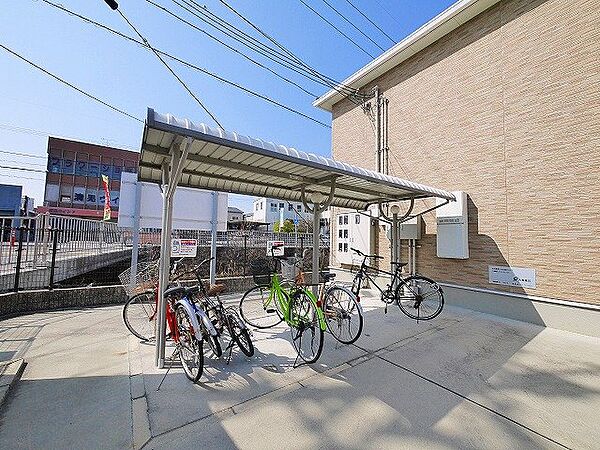 画像22:自転車置き場が設置されてます