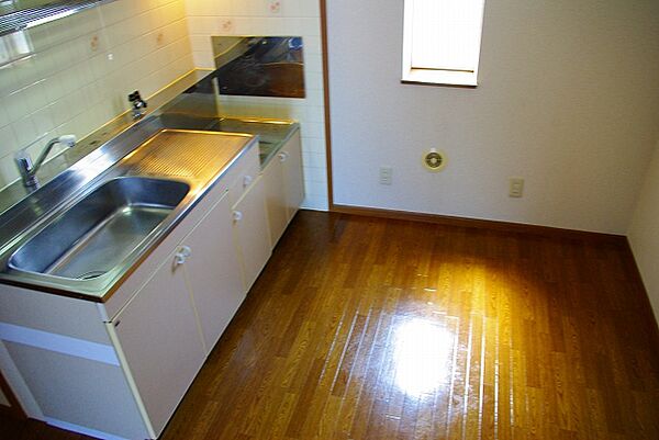 画像20:コンパクトなキッチンで掃除もラクラク