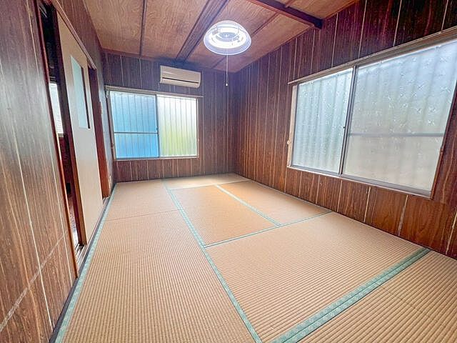 寝室 遠田郡涌谷町小里字長根南